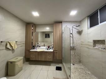 Se vende amplia propiedad con piscina en Colon de Mora 24-901 Se vende amplia propiedad con piscina en Colon de Mora 24-901