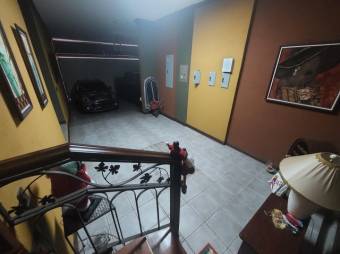 Se vende casa con lote de 2,200m2 en San Jerónimo San José 25-783