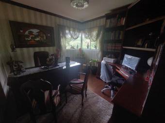 Se vende casa con lote de 2,200m2 en San Jerónimo San José 25-783