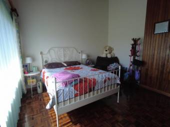 Se vende casa con amplio lote de 2,200m2 en Vázquez de Coronado 23-1463 Se vende casa con amplio lote de 2,200m2 en Vázquez de Coronado 23-1463