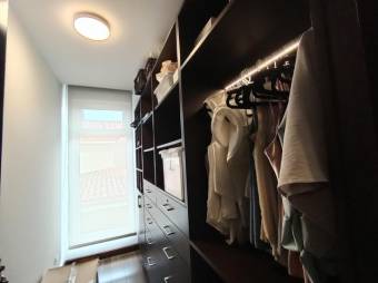 Se vende moderna casa con amplio patio en San Isidro Heredia 25-1931 Se vende moderna casa con amplio patio en San Isidro Heredia 25-1931