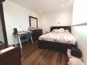 Se vende moderna casa con amplio patio en San Isidro Heredia 25-1931 Se vende moderna casa con amplio patio en San Isidro Heredia 25-1931