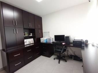 Se vende moderna casa con amplio patio en San Isidro Heredia 25-1931 Se vende moderna casa con amplio patio en San Isidro Heredia 25-1931