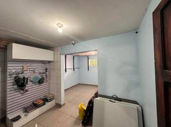 Se vende amplia plaza comercial en Heredia Centro 25-2044, $ 850,000, 9, Heredia, Heredia