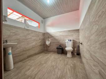 Se vende amplia plaza comercial en Heredia Centro 25-2044, $ 850,000, 9, Heredia, Heredia