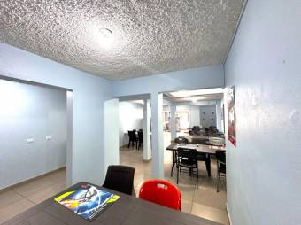 Se vende amplia plaza comercial en Heredia Centro 25-2044, $ 850,000, 9, Heredia, Heredia