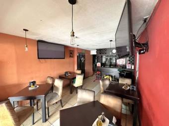 Se vende amplia plaza comercial en Heredia Centro 25-2044, $ 850,000, 9, Heredia, Heredia