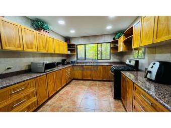 Venta De Casa, San José, Escazú, Guachipelín, Calle Guachipelín