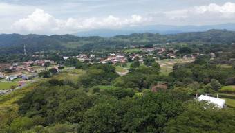 Se vende amplia casa con mas de 10,700m2 en Guácima Alajuela 23-904