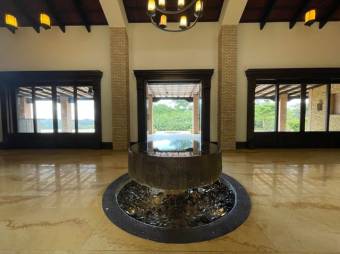 Se vende amplia casa con mas de 10,700m2 en Guácima Alajuela 23-904