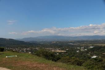 Se vende amplio lote de 5,1 hectáreas en condominio de Ciudad Colon 23-1104