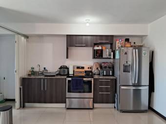 Se alquila moderno apartamento en condominio de Granadilla 26-4
