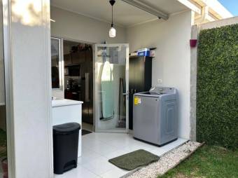 Se alquila moderna casa amoblada en San Antonio Alajuela 26-21