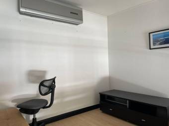 Se alquila moderno apartamento en Rio Oro Santa Ana 25-1472