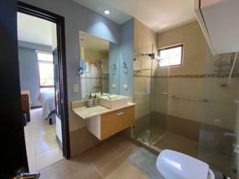 Se alquila moderno apartamento amoblado en Santa Ana 26-82