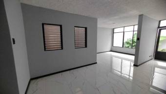 Se alquila espacioso apartamento en Merced de San José 25-377