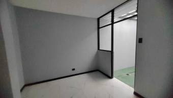 Se alquila espacioso apartamento en Merced de San José 25-377