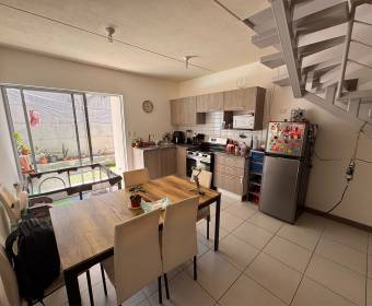 House for sale in the Vía Heredia Condominium, San Pablo de Heredia.