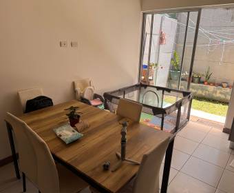 House for sale in the Vía Heredia Condominium, San Pablo de Heredia.