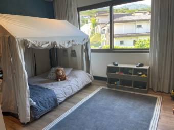 Se vende moderna casa con patio en condominio de Santa Ana 23-361 Se vende moderna casa con patio en condominio de Santa Ana 23-361