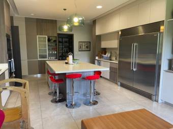 Se vende moderna casa con patio en condominio de Santa Ana 23-361 Se vende moderna casa con patio en condominio de Santa Ana 23-361