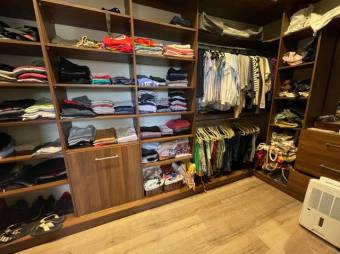 Se vende moderna casa con patio en condominio de Santa Ana 23-361 Se vende moderna casa con patio en condominio de Santa Ana 23-361