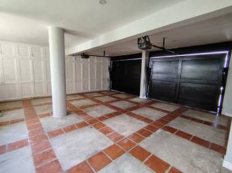 Se vende casa de lujo con amplio lote en San Rafael Escazú 25-1526 Se vende casa de lujo con amplio lote en San Rafael Escazú 25-1526