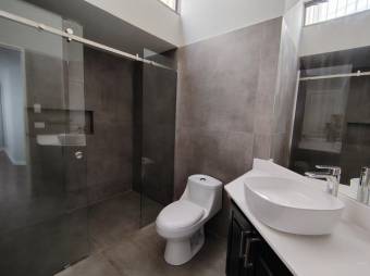 Se vende casa de lujo con amplio lote en San Rafael Escazú 25-1526 Se vende casa de lujo con amplio lote en San Rafael Escazú 25-1526