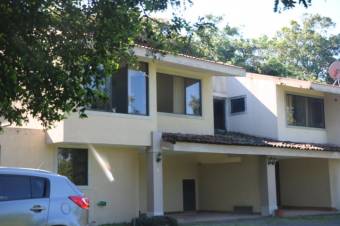 Se vende casa con lote de 5,400m2 en Brasil Santa Ana 24-393 Se vende casa con lote de 5,400m2 en Brasil Santa Ana 24-393