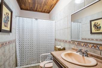 Se vende propiedad con lote de 5,200m2 en La Garita Alajuela 25-663 Se vende propiedad con lote de 5,200m2 en La Garita Alajuela 25-663