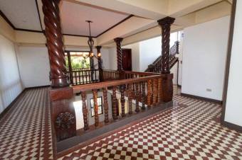 Se vende amplia quinta remodelada en Grecia de Alajuela 24-1767