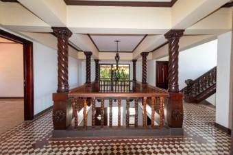 Se vende amplia quinta remodelada en Grecia de Alajuela 24-1767