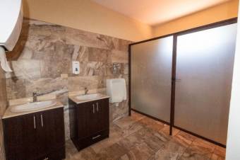 Se vende amplia quinta remodelada en Grecia de Alajuela 24-1767