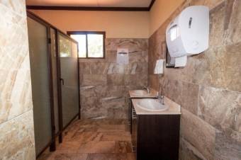 Se vende amplia quinta remodelada en Grecia de Alajuela 24-1767