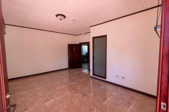 Se vende amplia quinta remodelada en Grecia de Alajuela 24-1767