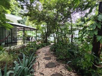 Se vende amplio hotel para inversión en Playa Avellanas 25-2005, $ 1,150,000, 4, Guanacaste, Santa Cruz