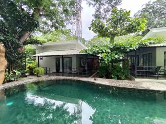 Se vende amplio hotel para inversión en Playa Avellanas 25-2005, $ 1,150,000, 4, Guanacaste, Santa Cruz