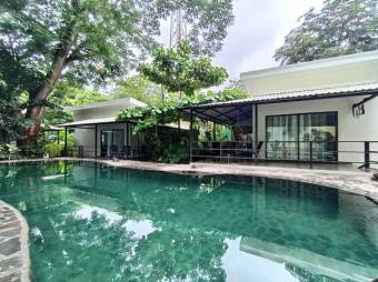 Se vende amplio hotel para inversión en Playa Avellanas 25-2005, $ 1,150,000, 4, Guanacaste, Santa Cruz