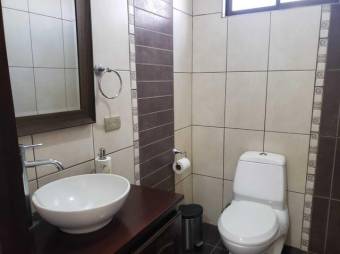 Se vende lujosa residencia con patio y piscina en Rio Oro 26-136 Se vende lujosa residencia con patio y piscina en Rio Oro 26-136