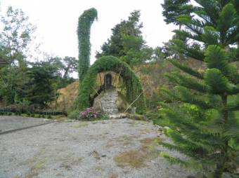 Se vende propiedad con 10,000m2 de lote en San Isidro Heredia 23-3548 Se vende propiedad con 10,000m2 de lote en San Isidro Heredia 23-3548