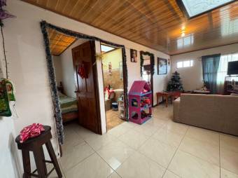 Se vende propiedad con 8 apartamentos en Ipis Goicoechea 25-1142 Se vende propiedad con 8 apartamentos en Ipis Goicoechea 25-1142