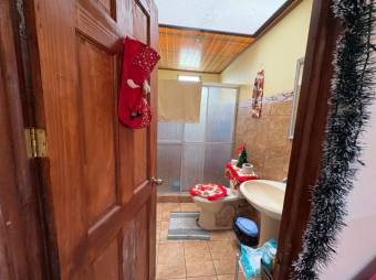 Se vende propiedad con 8 apartamentos en Ipis Goicoechea 25-1142 Se vende propiedad con 8 apartamentos en Ipis Goicoechea 25-1142