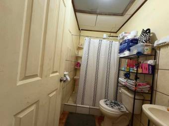 Se vende propiedad con 8 apartamentos en Ipis Goicoechea 25-1142 Se vende propiedad con 8 apartamentos en Ipis Goicoechea 25-1142