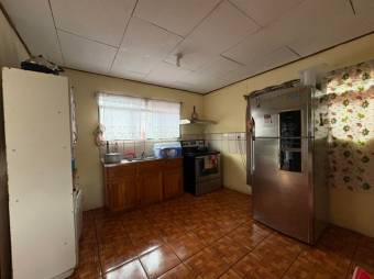 Se vende propiedad con 8 apartamentos en Ipis Goicoechea 25-1142 Se vende propiedad con 8 apartamentos en Ipis Goicoechea 25-1142