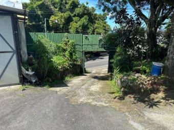 Se vende espaciosa propiedad para inversión en San Rafael Arriba 25-1687