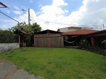 Se vende propiedad con amplio lote en Santo Domingo Heredia 23-3248 Se vende propiedad con amplio lote en Santo Domingo Heredia 23-3248