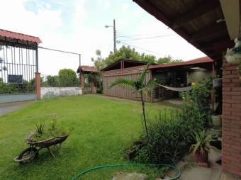 Se vende propiedad con amplio lote en Santo Domingo Heredia 23-3248 Se vende propiedad con amplio lote en Santo Domingo Heredia 23-3248