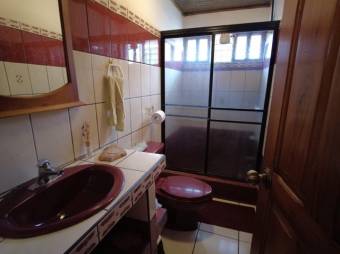 Se vende propiedad con amplio lote en Santo Domingo Heredia 23-3248 Se vende propiedad con amplio lote en Santo Domingo Heredia 23-3248