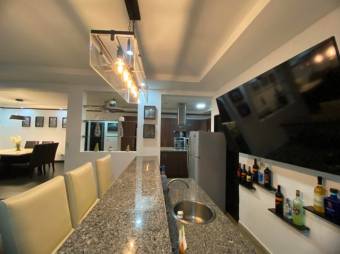 Se vende lujosa casa con patio en La Asunción de Belén 25-888 Se vende lujosa casa con patio en La Asunción de Belén 25-888