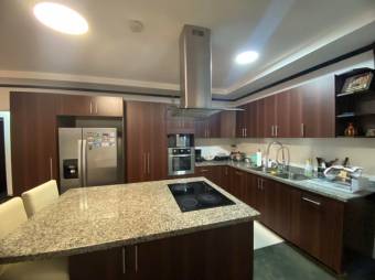 Se vende lujosa casa con patio en La Asunción de Belén 25-888 Se vende lujosa casa con patio en La Asunción de Belén 25-888